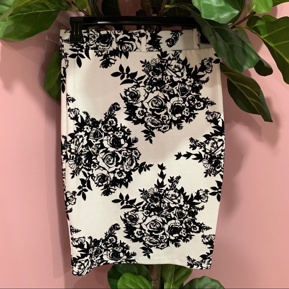 Black and White Floral Skirt - Picture 2 of 7